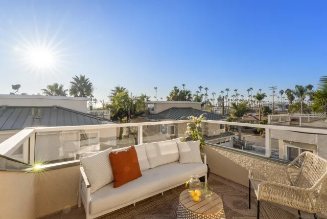 $1,080,000 | 555 Eaton Street, Unit N, Oceanside, CA 92054