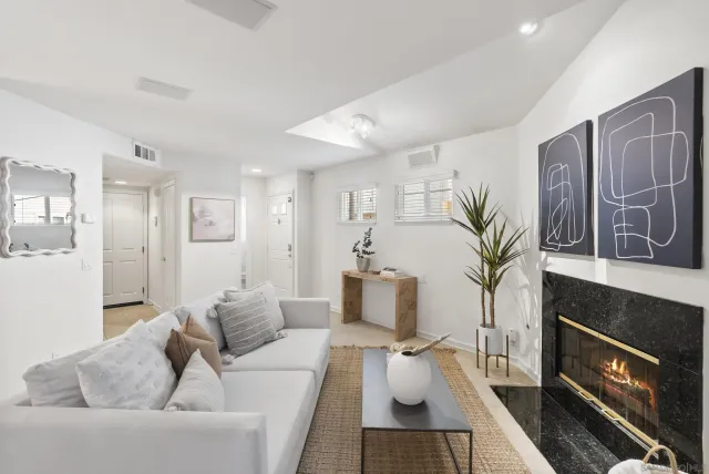 $1,080,000 | 555 Eaton Street, Unit N, Oceanside, CA 92054