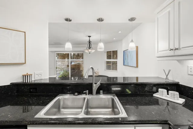 $1,080,000 | 555 Eaton Street, Unit N, Oceanside, CA 92054