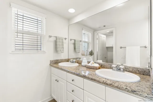 $1,080,000 | 555 Eaton Street, Unit N, Oceanside, CA 92054