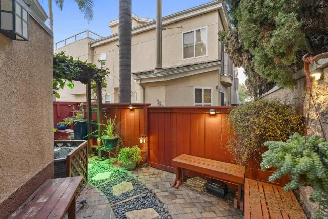 $1,080,000 | 555 Eaton Street, Unit N, Oceanside, CA 92054