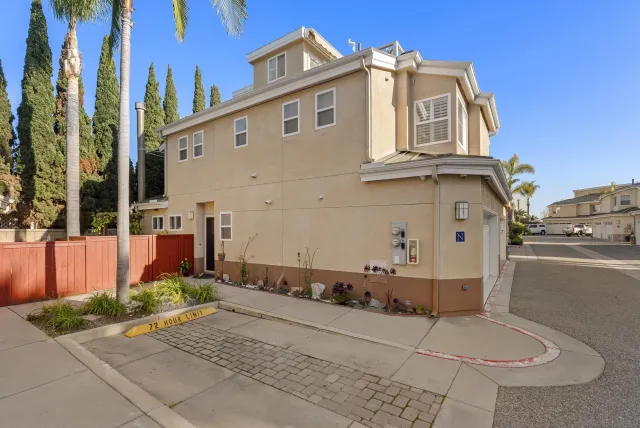 $1,080,000 | 555 Eaton Street, Unit N, Oceanside, CA 92054