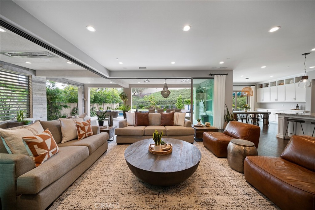 19 Calle Tamara San Clemente, CA 92673 - Photo 29 of 35 Huge great room