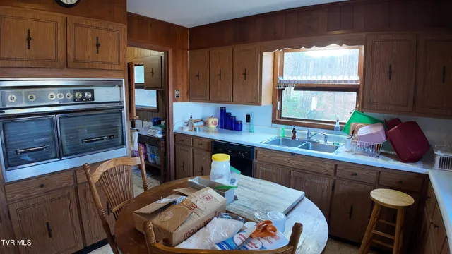 $459,000 | 591 Deer Haven Road, Unicoi, TN 37692