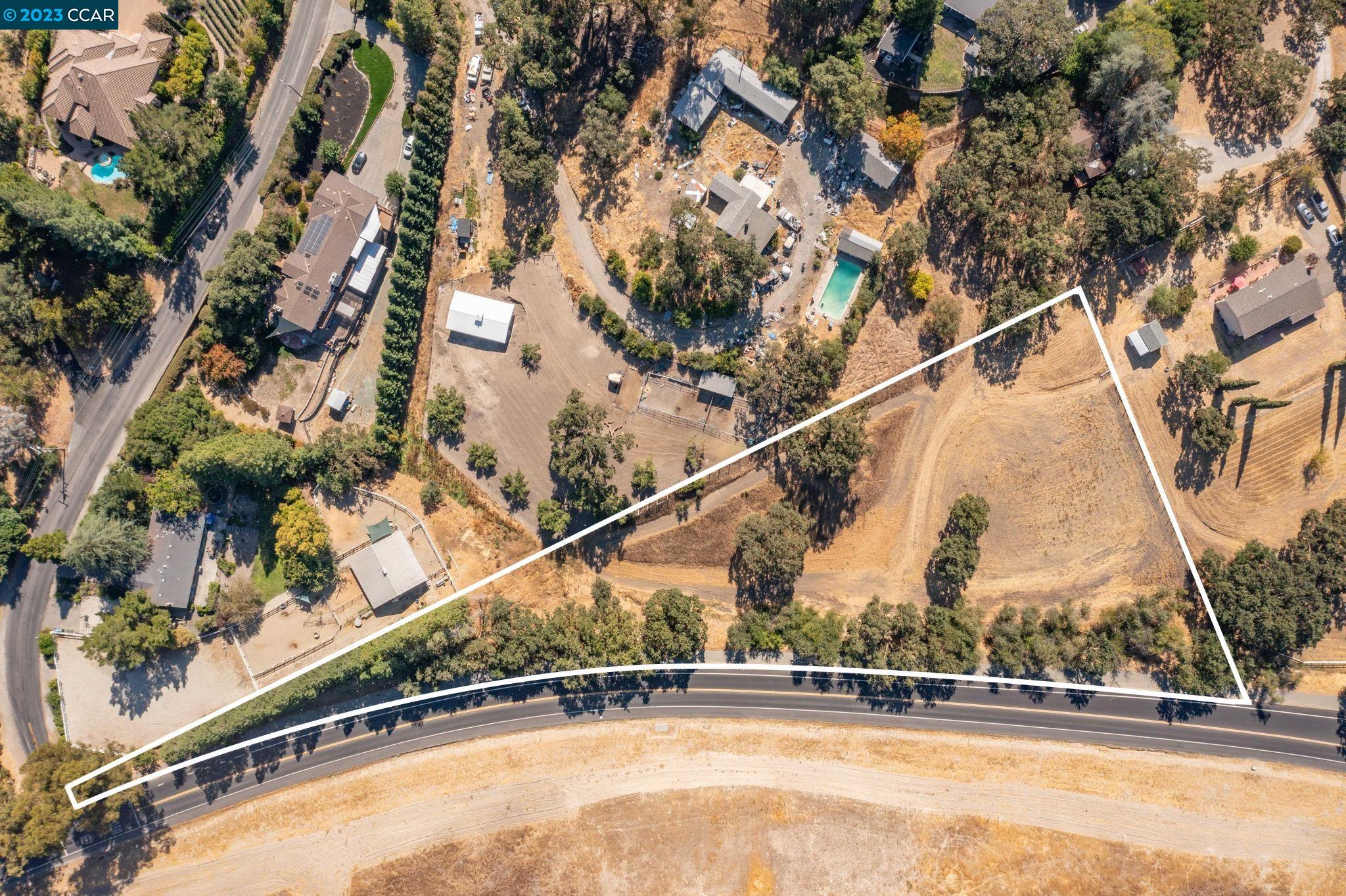 2717 Stone Valley Road Alamo, CA 94507 - Photo 3 of 10 a view of a tennis court