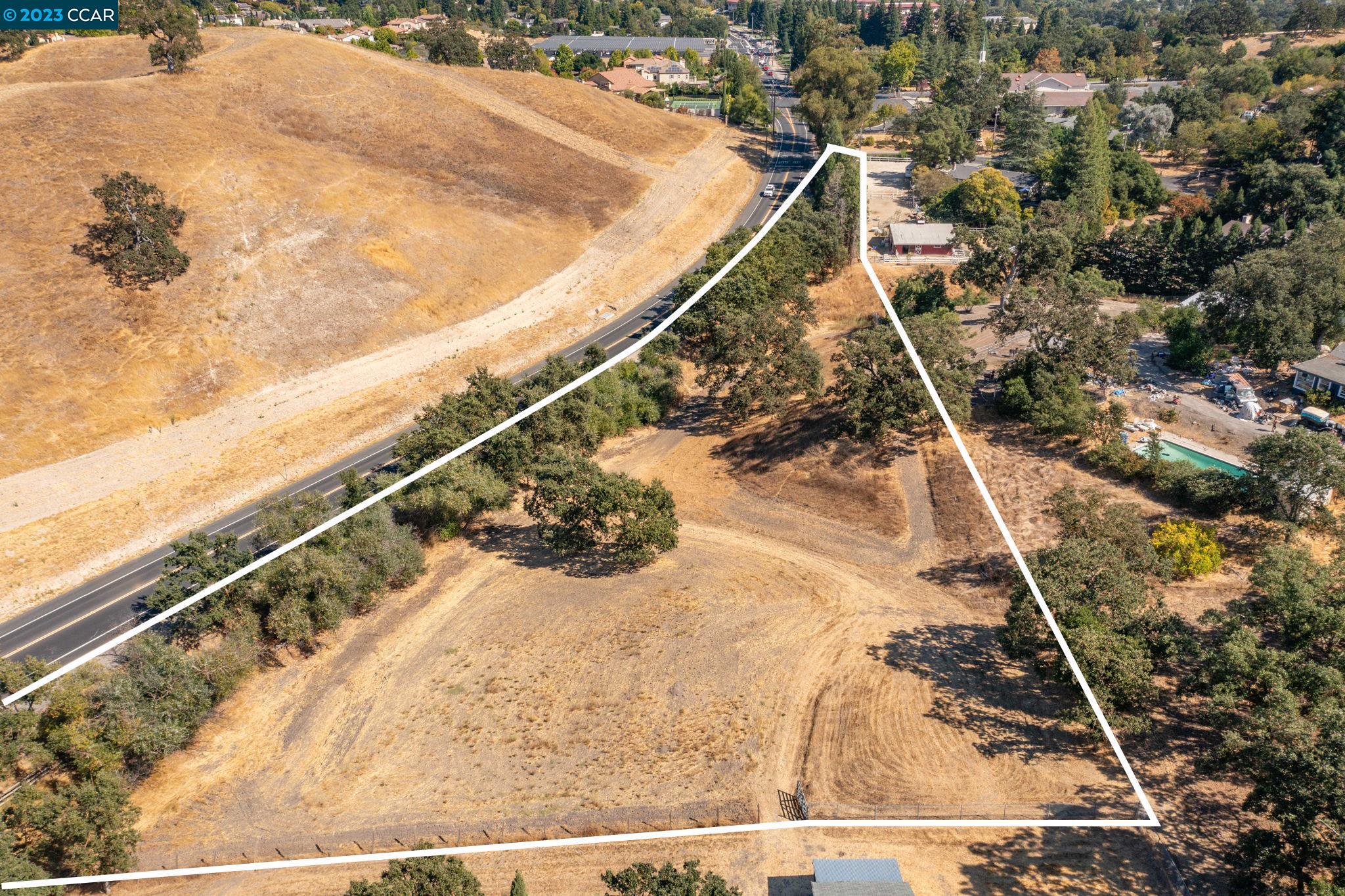 2717 Stone Valley Road Alamo, CA 94507 - Photo 4 of 10 a view of a balcony with an outdoor space