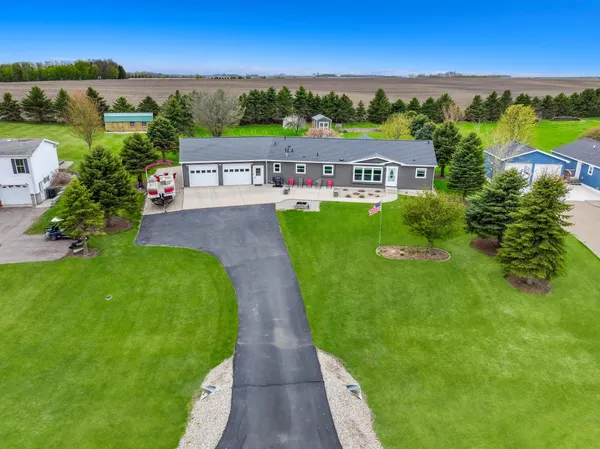 $515,000 | 25 Lake Shetek Drive, Slayton, MN 56172