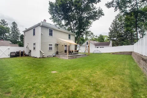 $875,000 | 9 Stratford Road, Natick, MA 01760