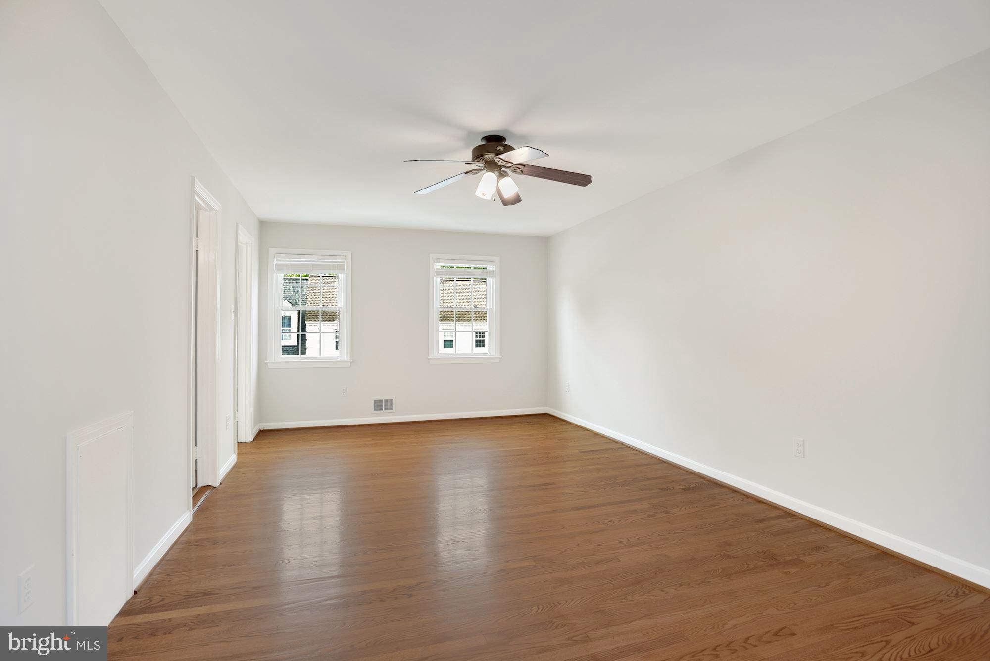 6748 Towne Lane Road McLean, VA 22101 - Photo 15 of 35 Primary Bedroom Suite