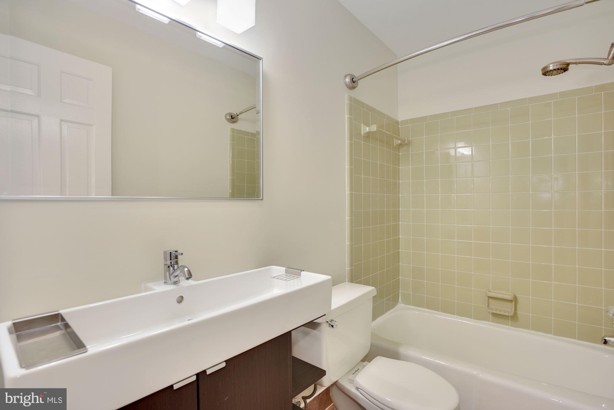 6748 Towne Lane Road McLean, VA 22101 - Photo 23 of 35 Full Bath