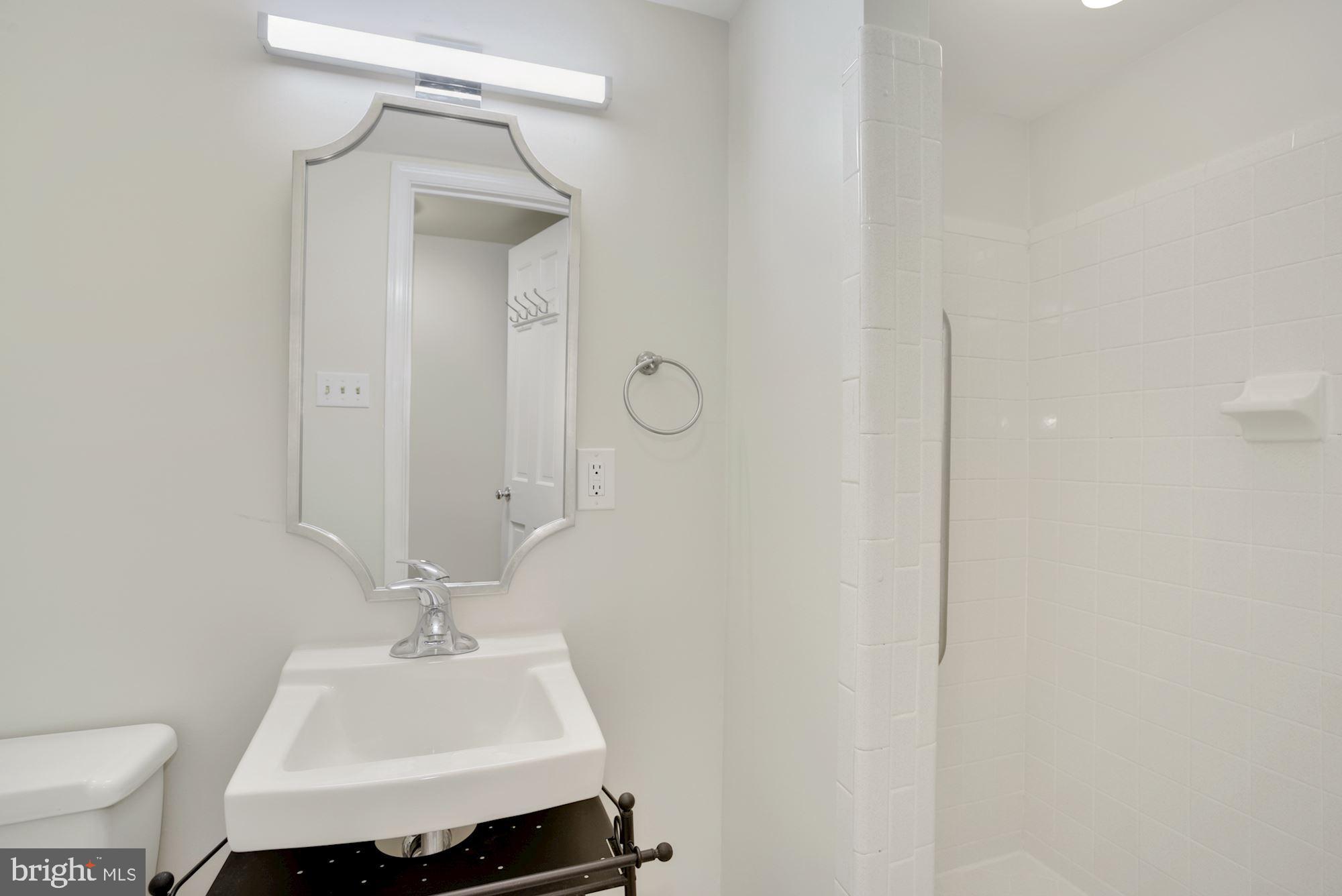 6748 Towne Lane Road McLean, VA 22101 - Photo 29 of 35 Full Bath