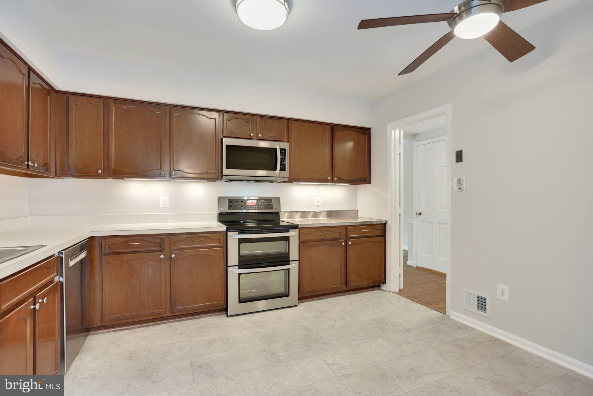6748 Towne Lane Road McLean, VA 22101 - Photo 9 of 35 Kitchen