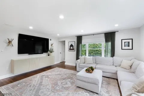 $749,000 | 14 Calais Road, Randolph, NJ 07869