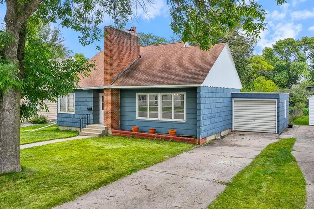 $165,000 | 113 E Street, Marshall, MN 56258