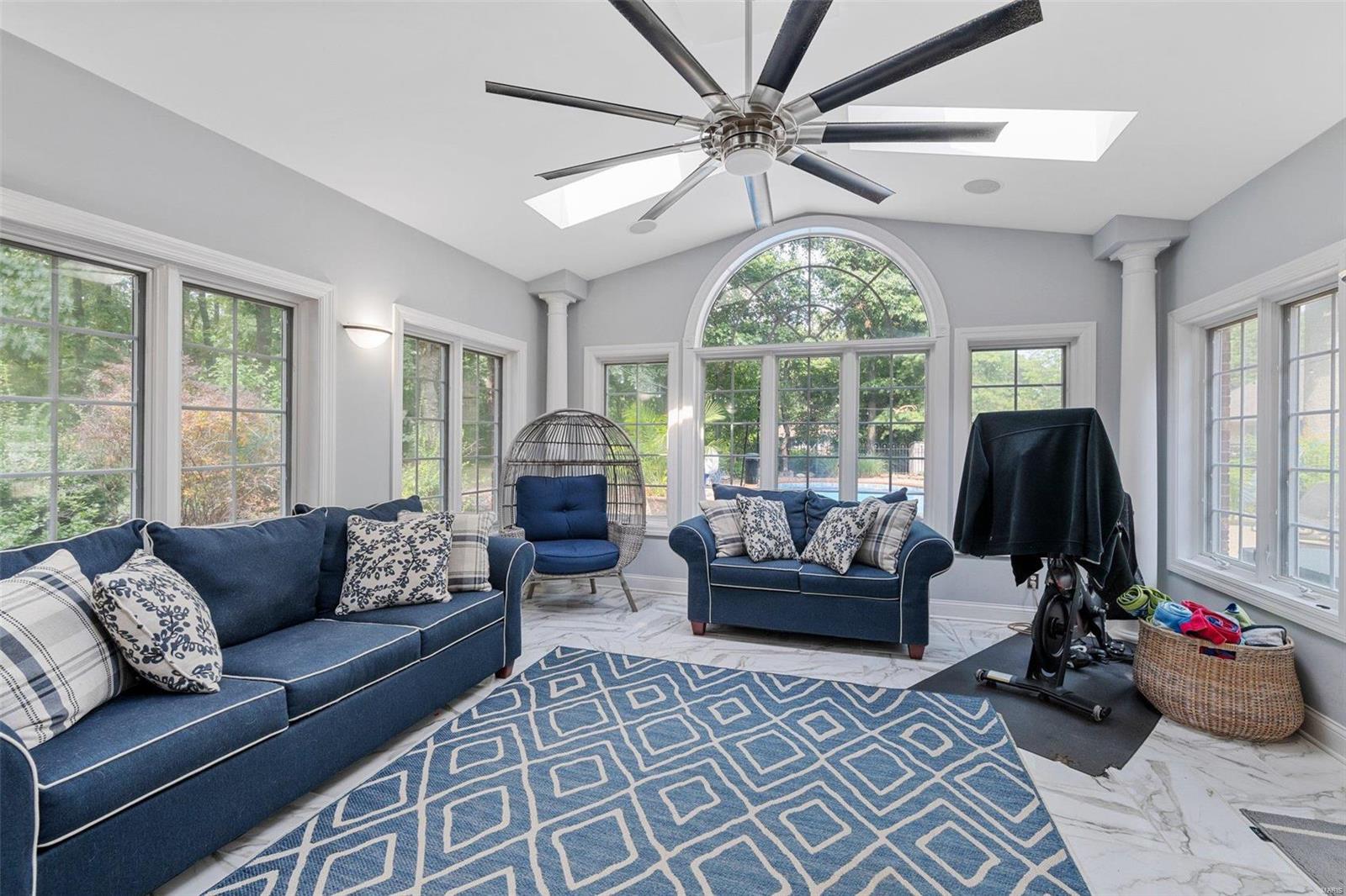 6335 Bluff Forest Drive St. Louis, MO 63129 - Photo 11 of 37