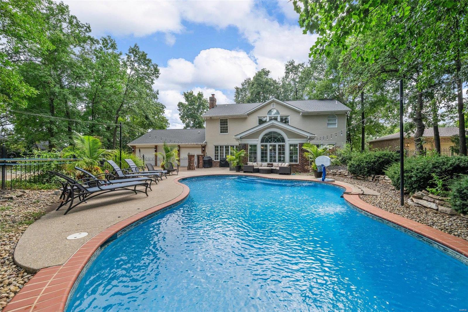 6335 Bluff Forest Drive St. Louis, MO 63129 - Photo 32 of 37