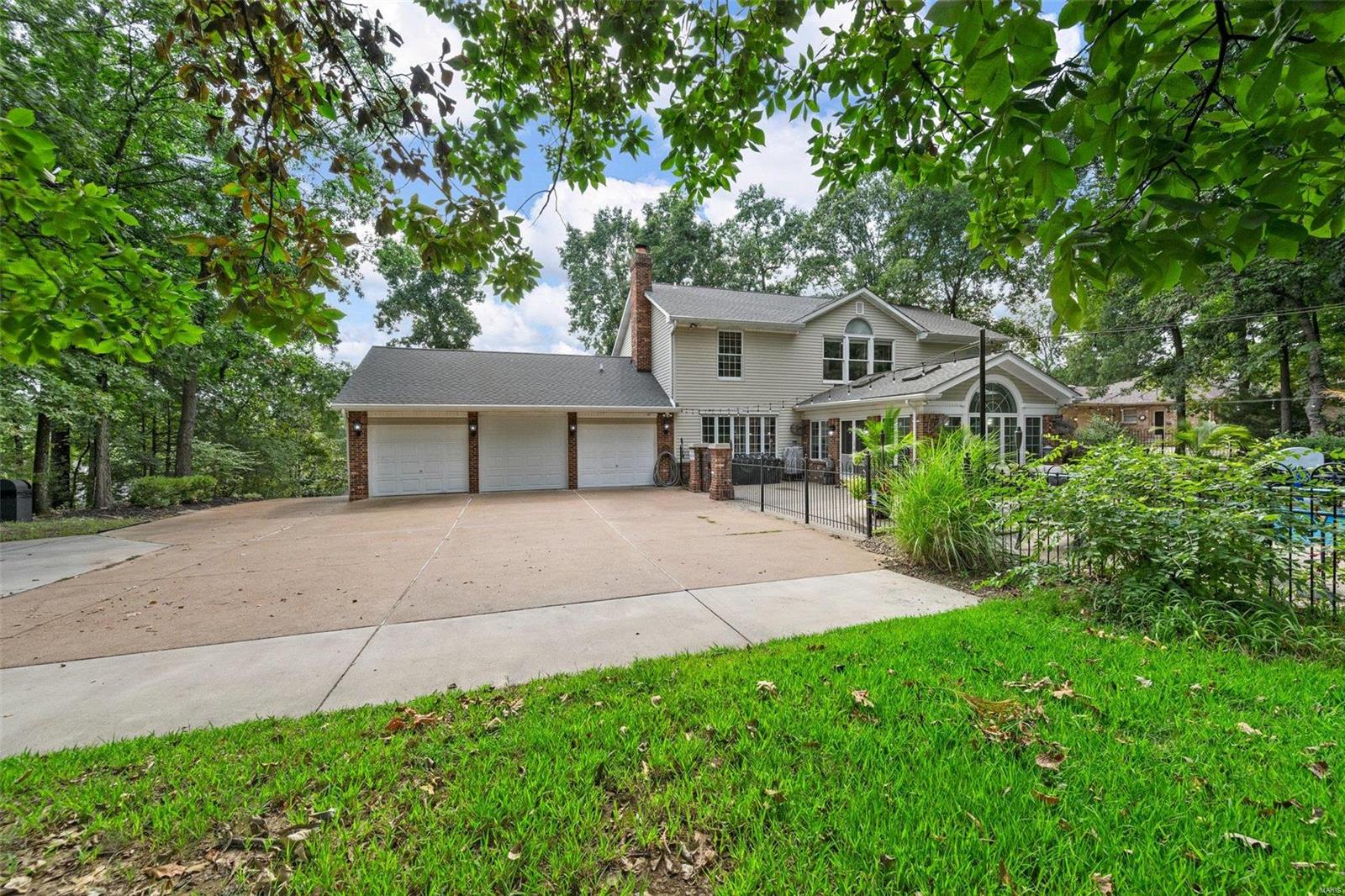 6335 Bluff Forest Drive St. Louis, MO 63129 - Photo 33 of 37