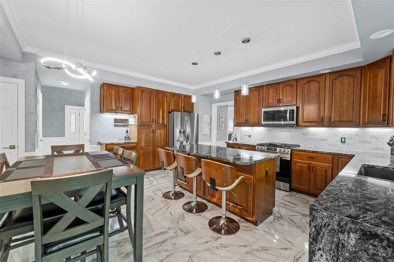 6335 Bluff Forest Drive St. Louis, MO 63129 - Photo 9 of 37