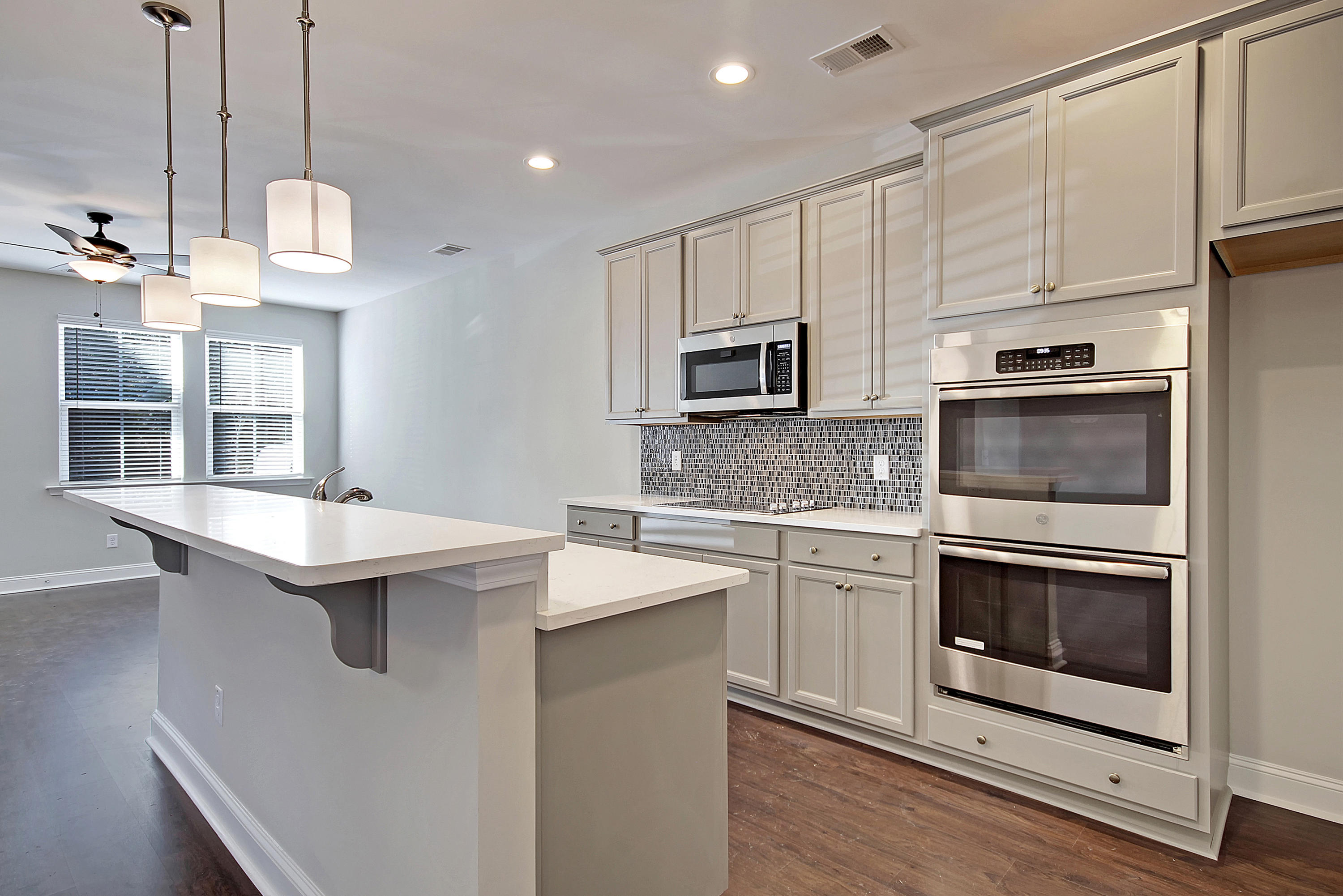 7792 Montview Road North Charleston, SC 29418 - Photo 2 of 13 Kiawah Kitchen