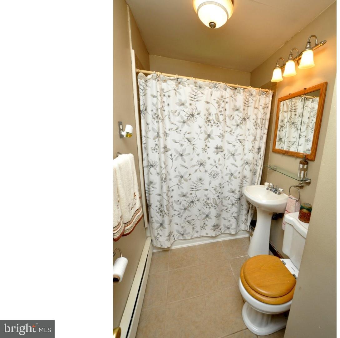 208 Union Mill Road Mount Laurel, NJ 08054 - Photo 10 of 19 Bathroom