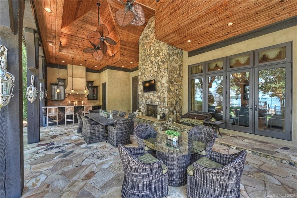 16505 Jetton Road Cornelius, NC 28031 - Photo 34 of 48 a living room with furniture and a large window