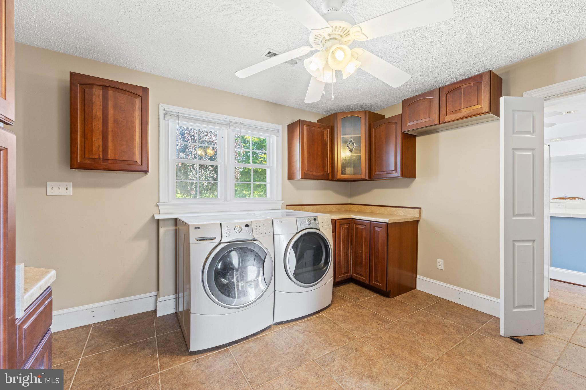 650 Yowell Drive Culpeper, VA 22701 - Photo 32 of 65 a utility room with dryer and washer
