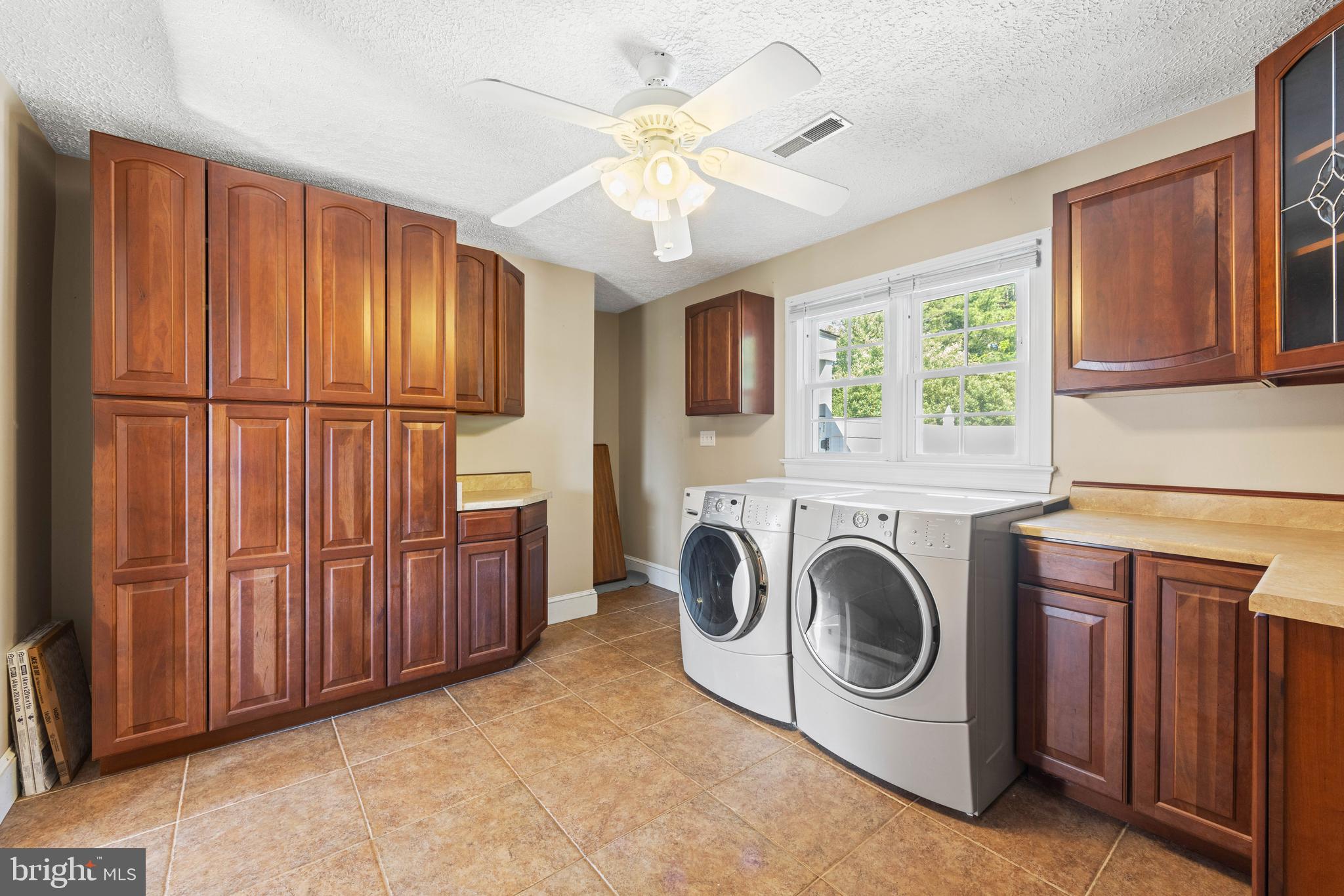650 Yowell Drive Culpeper, VA 22701 - Photo 33 of 65 a utility room with dryer and washer