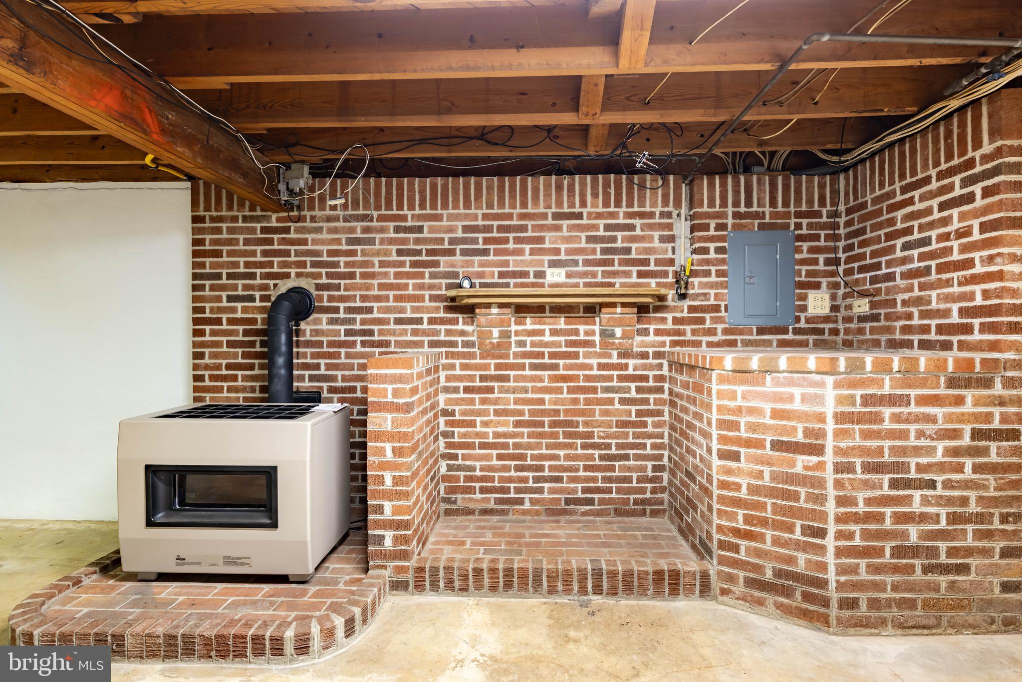 650 Yowell Drive Culpeper, VA 22701 - Photo 41 of 65 Natural gas stove