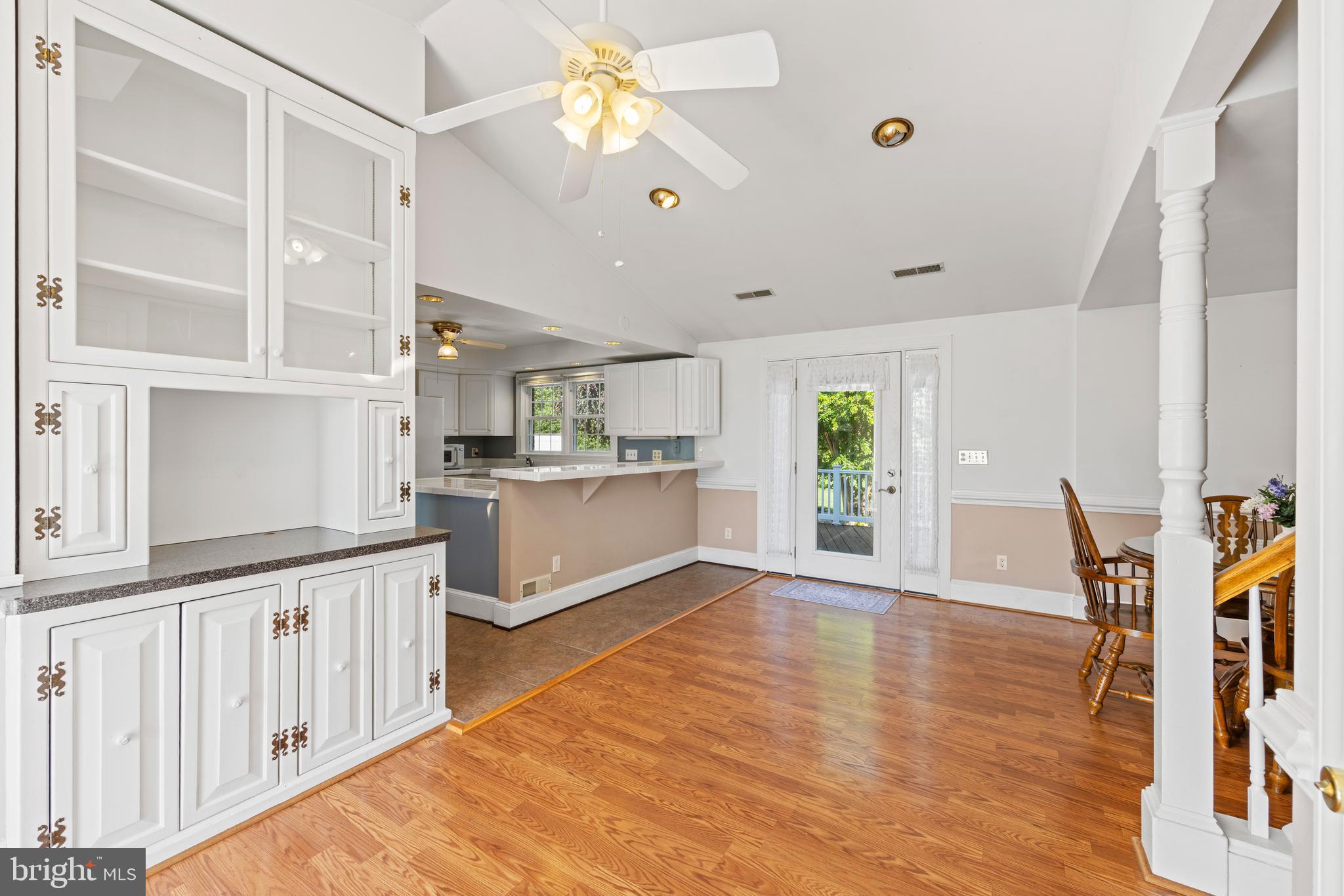 650 Yowell Drive Culpeper, VA 22701 - Photo 6 of 65 Foyer entrance
