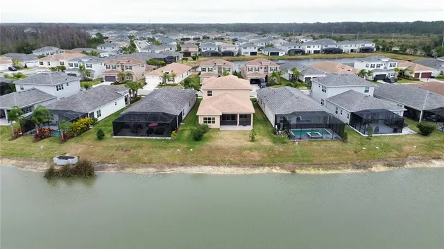 a view of city view and lake view