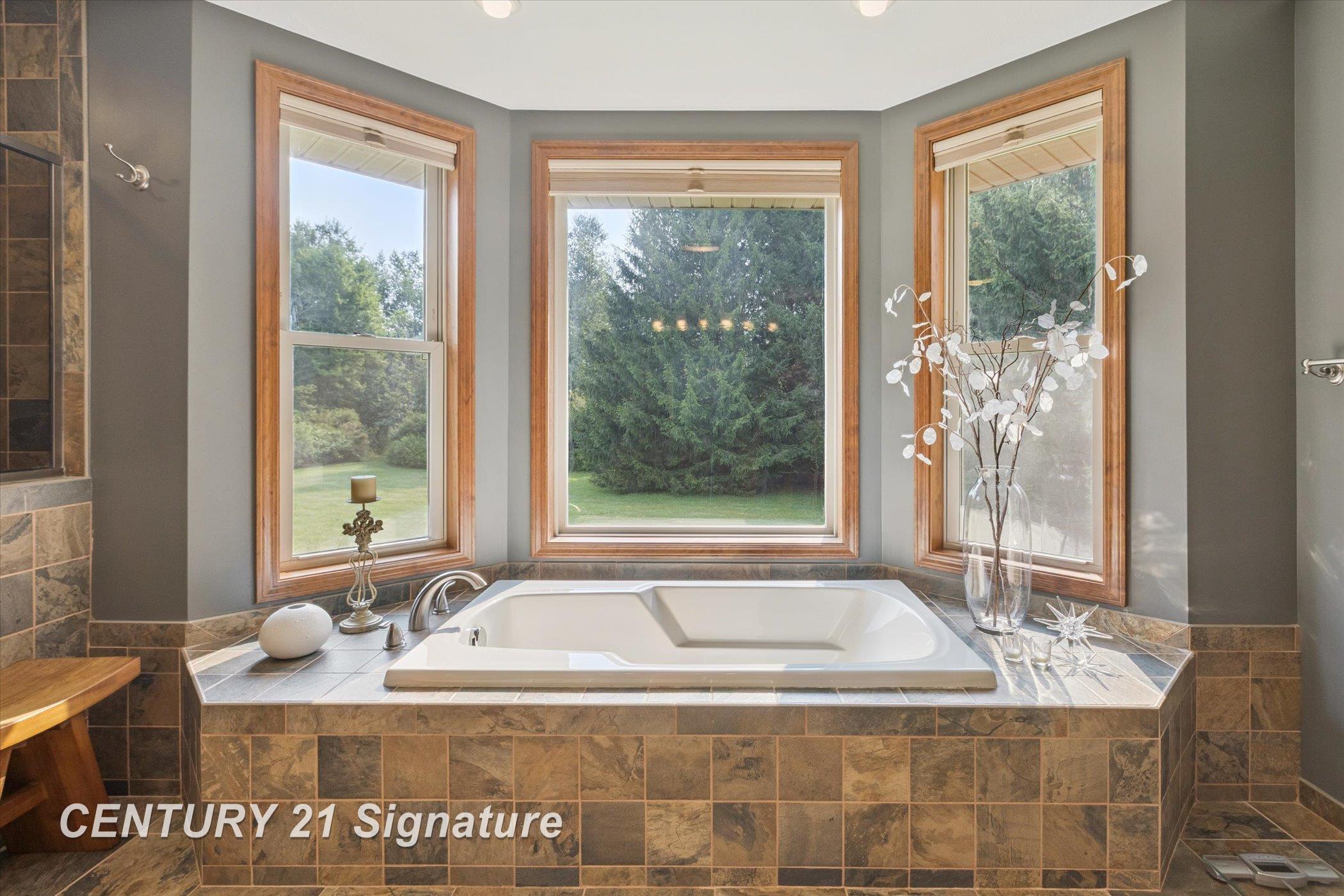 132 North 9 Mile Road Midland, MI 48640 - Photo 37 of 84 Master bathroom