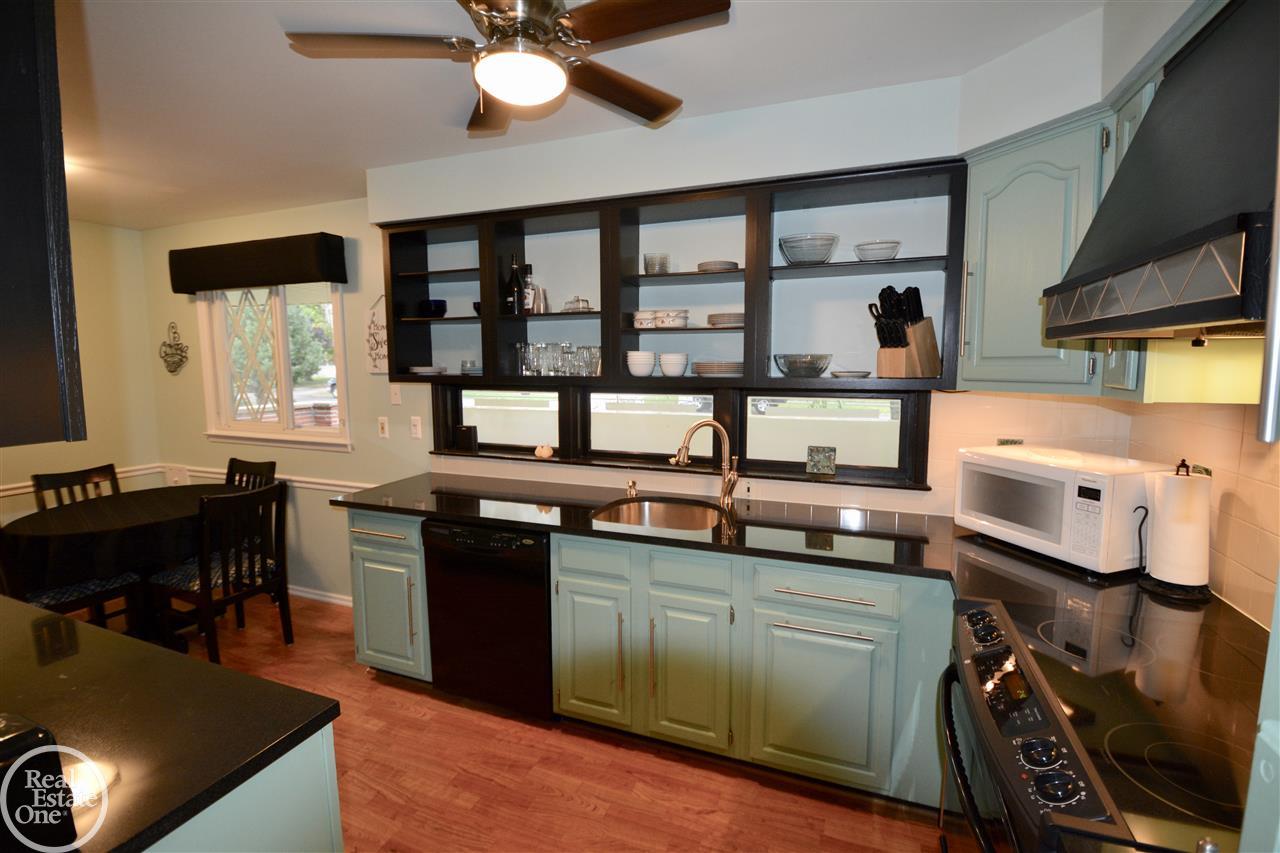 475 Lexington Road Grosse Pointe Farms, MI 48236 - Photo 7 of 40
