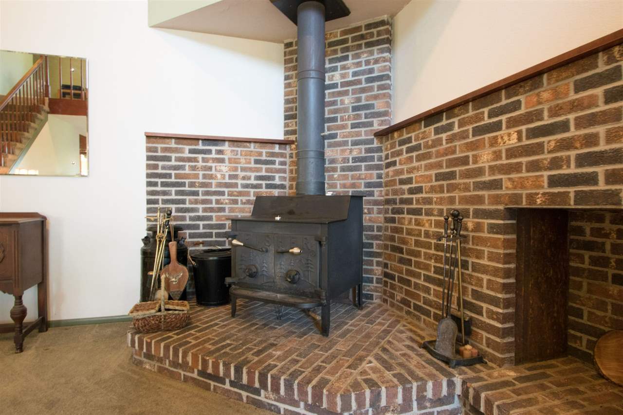 5703 Honey Grove Road Ely, IA 52227 - Photo 9 of 30 Gallery Image 9