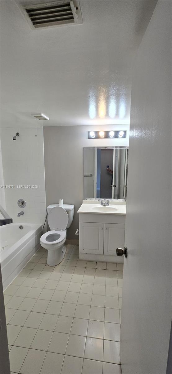 8901 Wiles Road, Unit 303 Coral Springs, FL 33067 - Photo 4 of 13