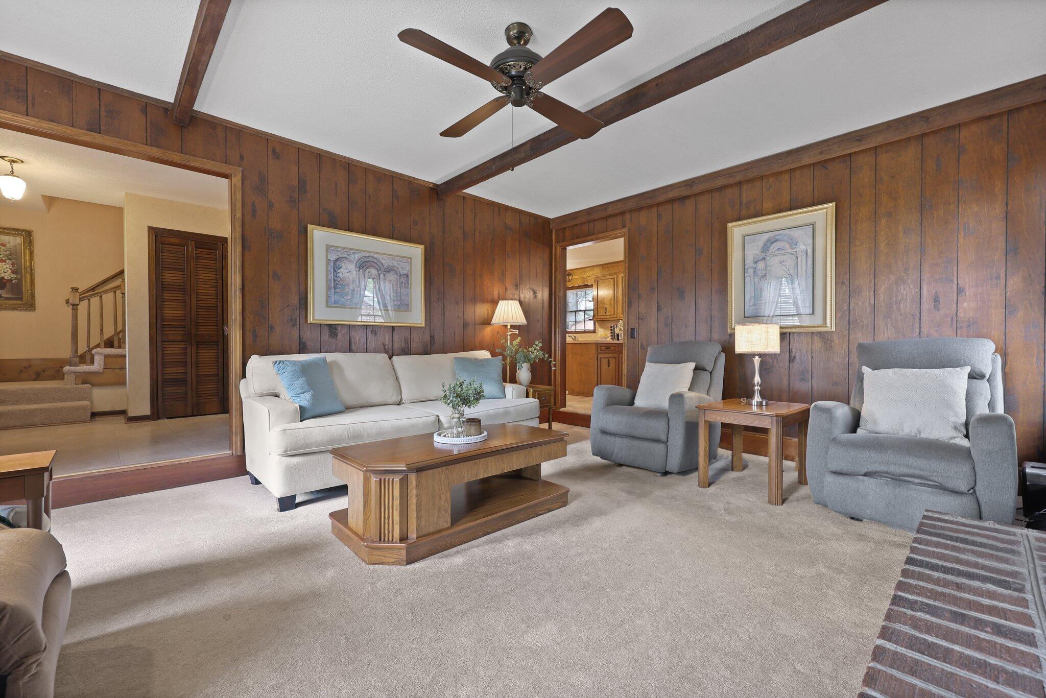 8147 Waltham Road North Charleston, SC 29406 - Photo 4 of 32 Living room