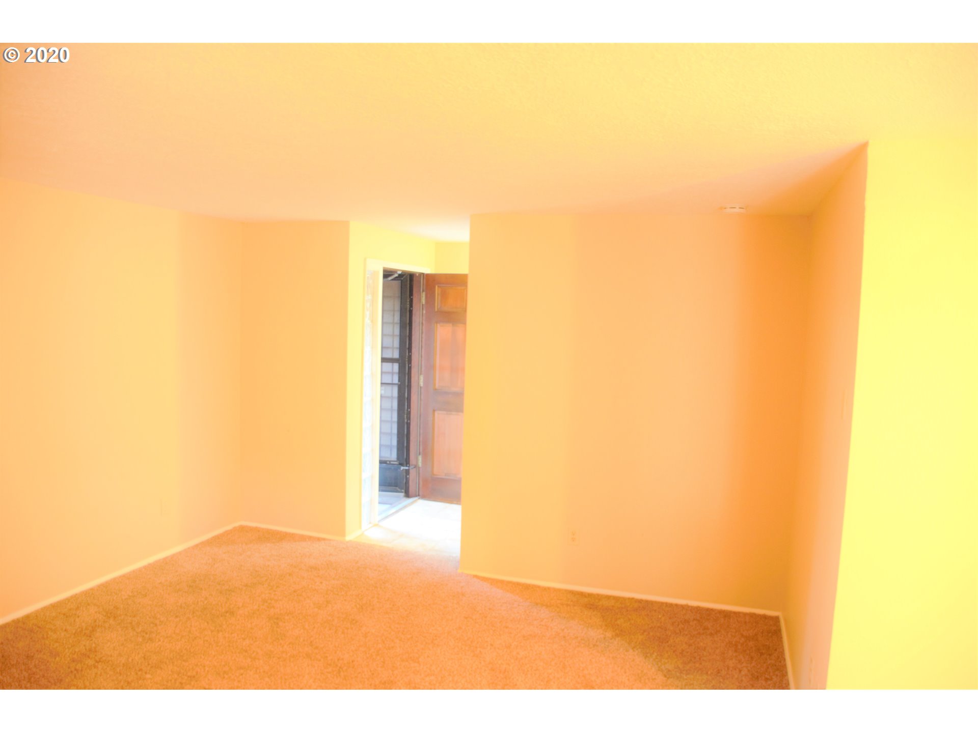 446 Southwest 121st Place Portland, OR 97225 - Photo 4 of 28 Gallery Image 4