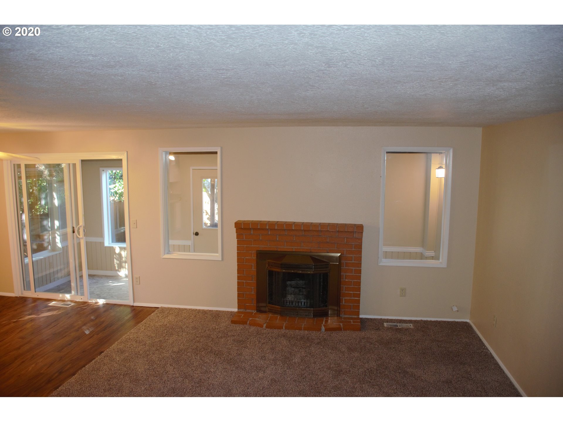 446 Southwest 121st Place Portland, OR 97225 - Photo 8 of 28 Gallery Image 8