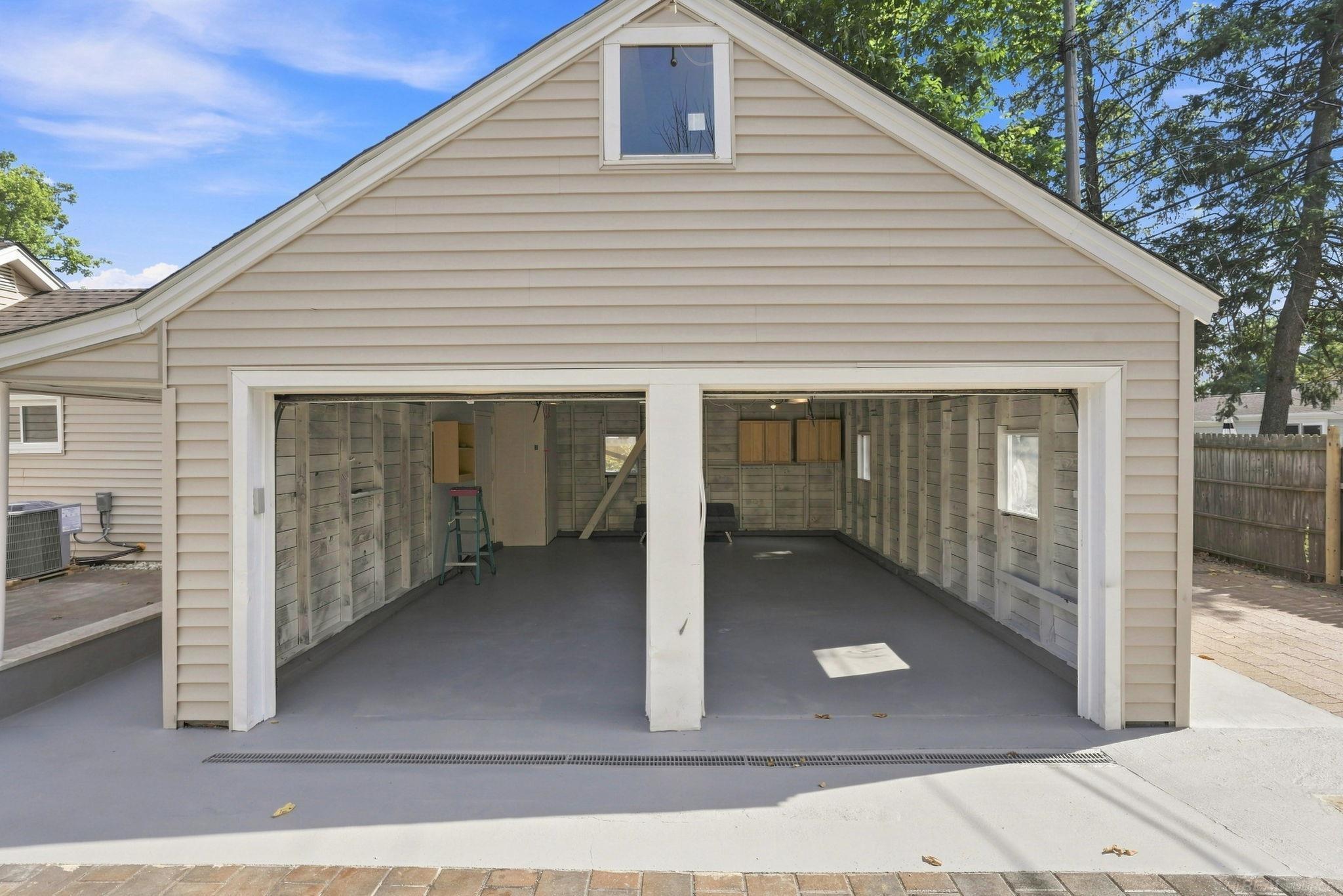 2950 Hartline Drive Rochester, MI 48309 - Photo 24 of 26 50217822-7f2c9fa6-116d-4a7b-bcb6-e57934da74a2.JPG
