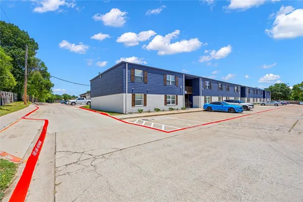 $925 | 4639 Williams Road, Unit 205, Benbrook, TX 76116