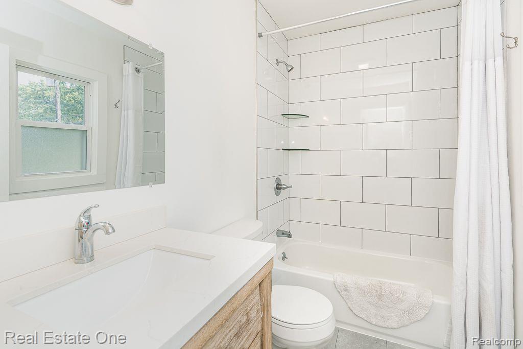2392 West Auburn Road Rochester, MI 48309 - Photo 17 of 20