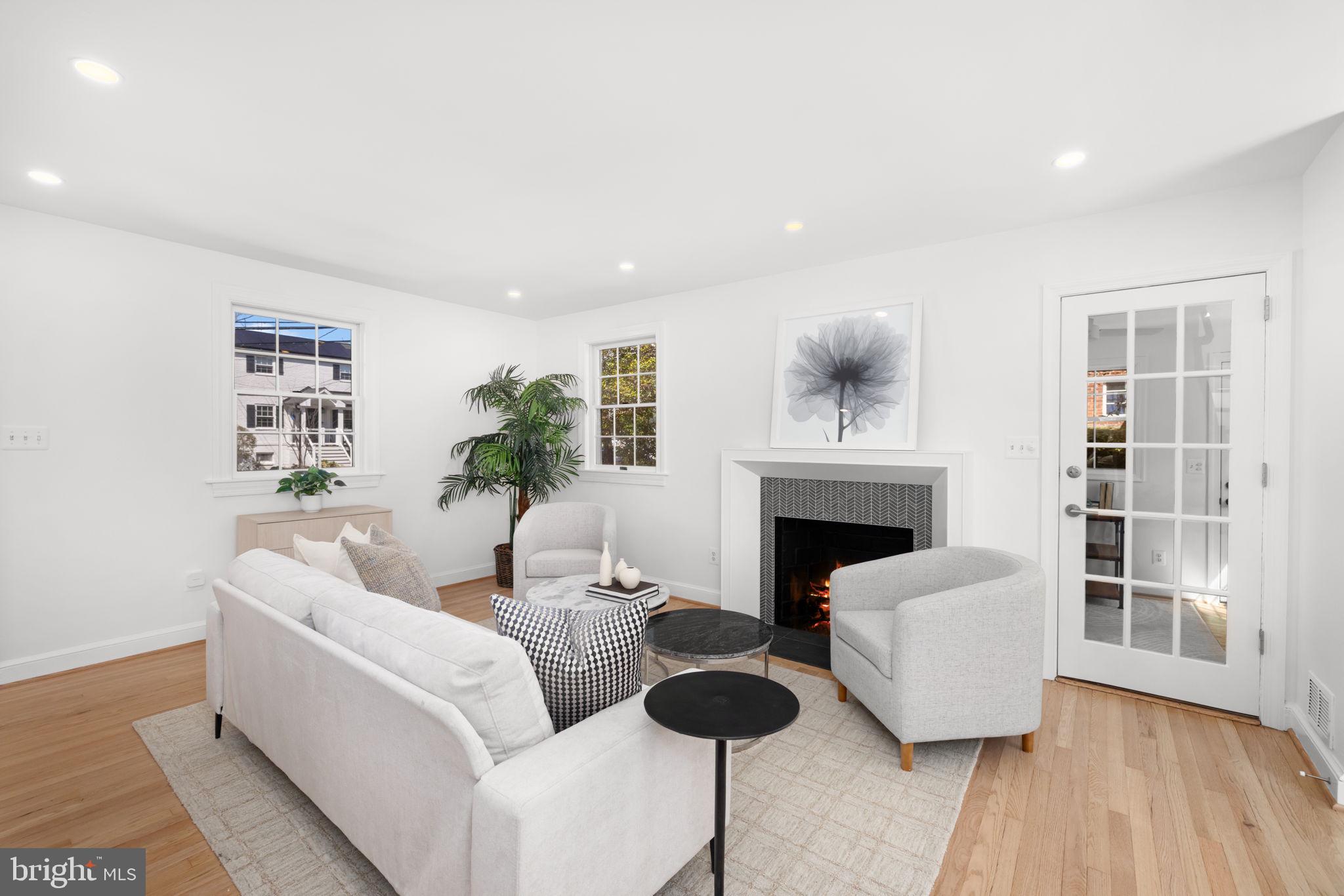 2612 Spencer Road Chevy Chase, MD 20815 - Photo 3 of 36 Spacious living room