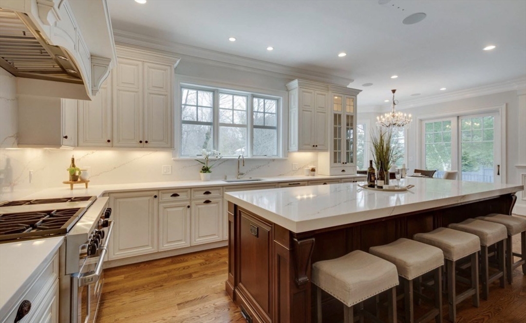 99 Old Colony Road Wellesley, MA 02481 - Photo 2 of 24