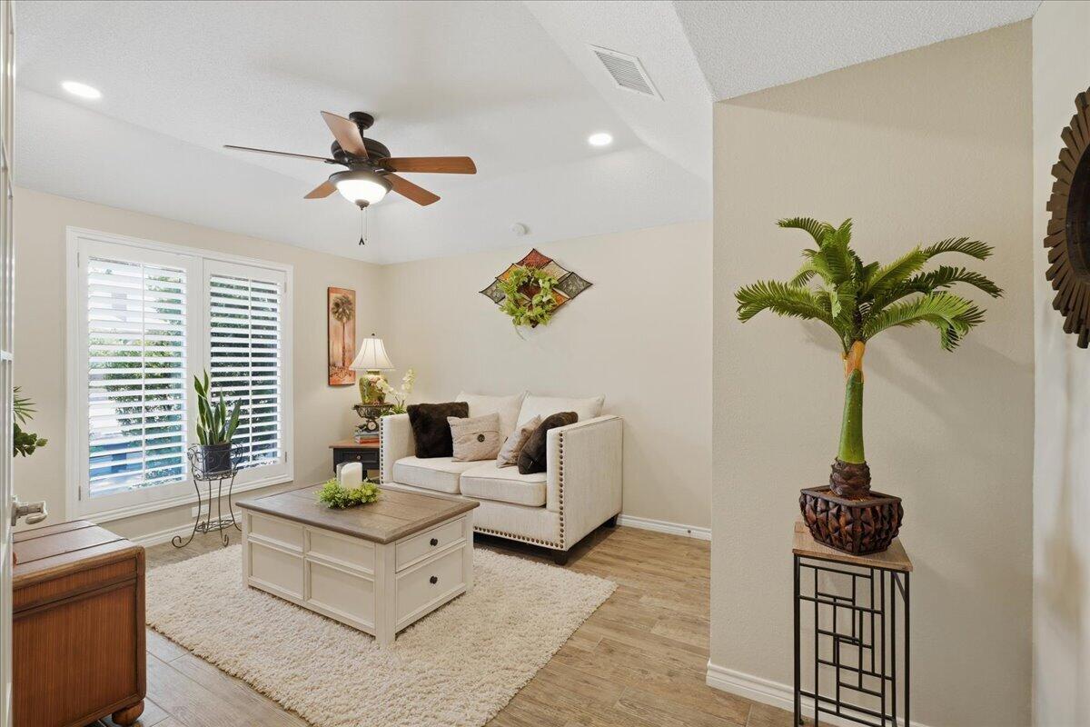 4612 100th Street Lubbock, TX 79424 - Photo 12 of 55 a living room with furniture