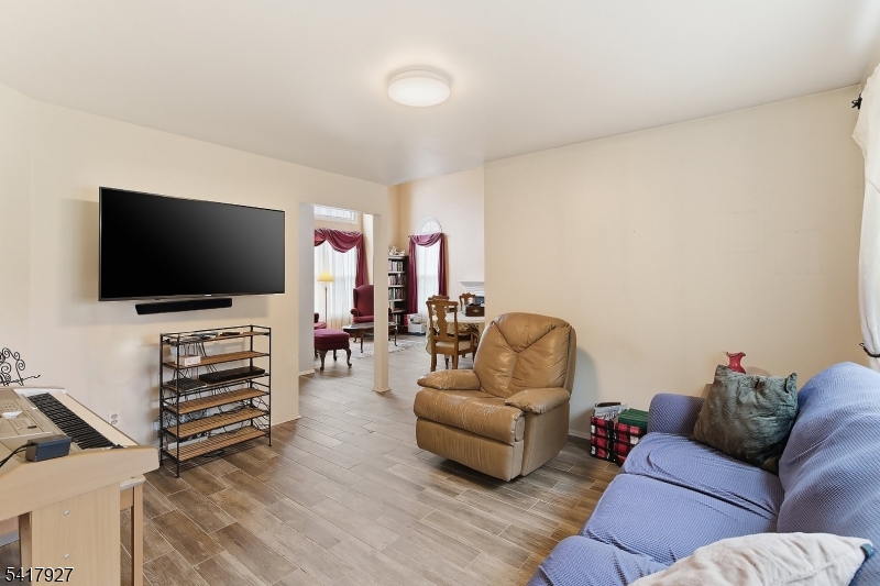 4 Crowel Road Hillsborough, NJ 08844 - Photo 11 of 38