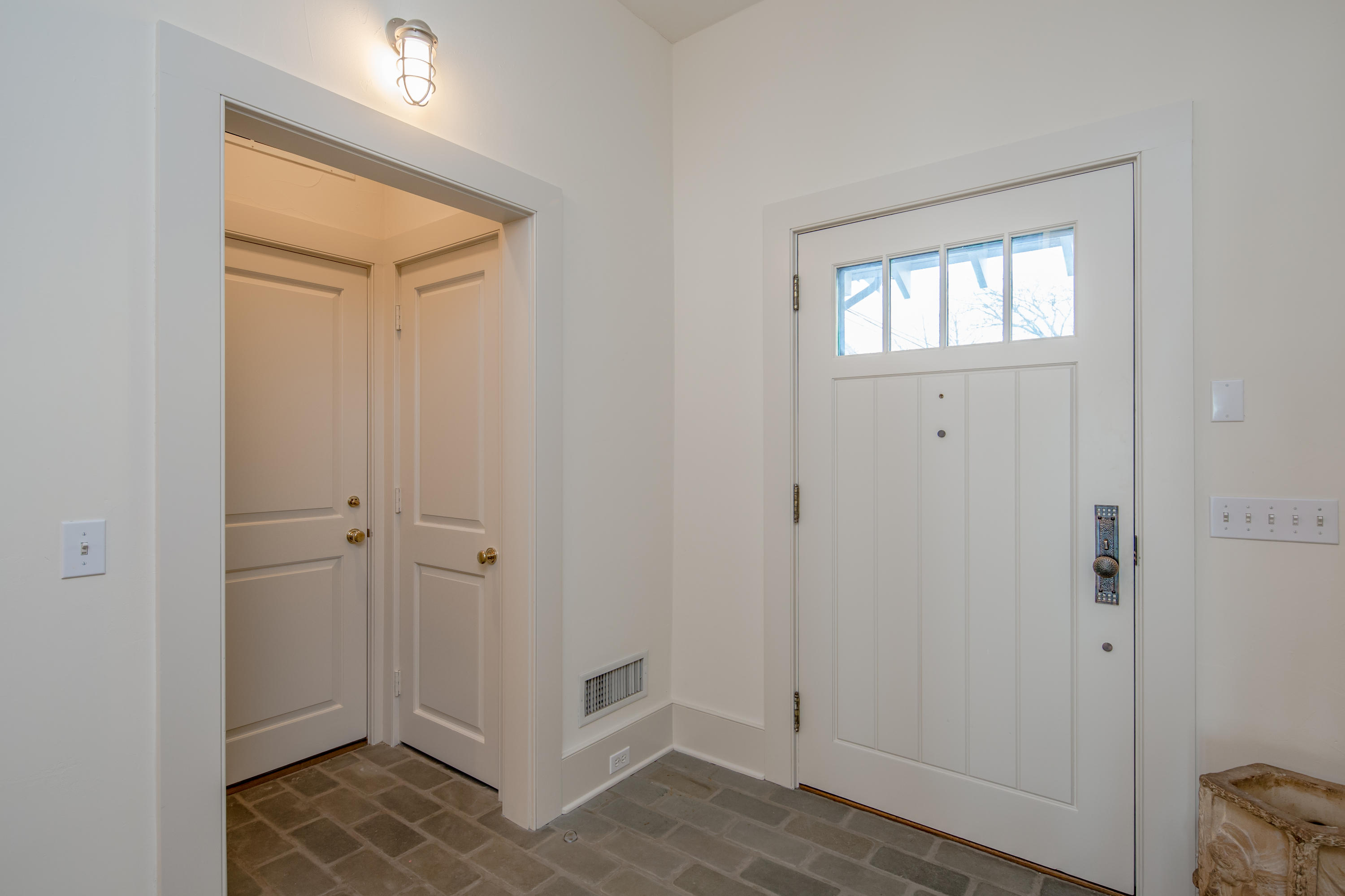 1-2 Rocky Point Road Rowayton, CT 06853 - Photo 10 of 38 a view of small space