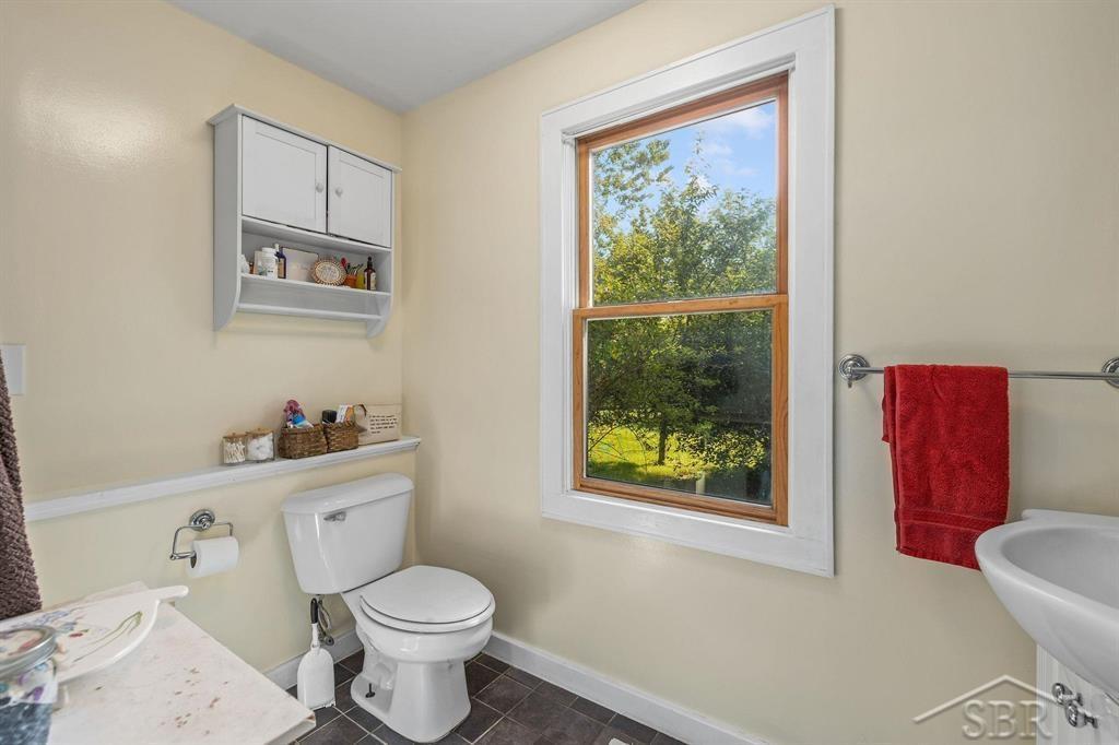 5025 North River Road Freeland, MI 48623 - Photo 17 of 47 50118888-16.JPG