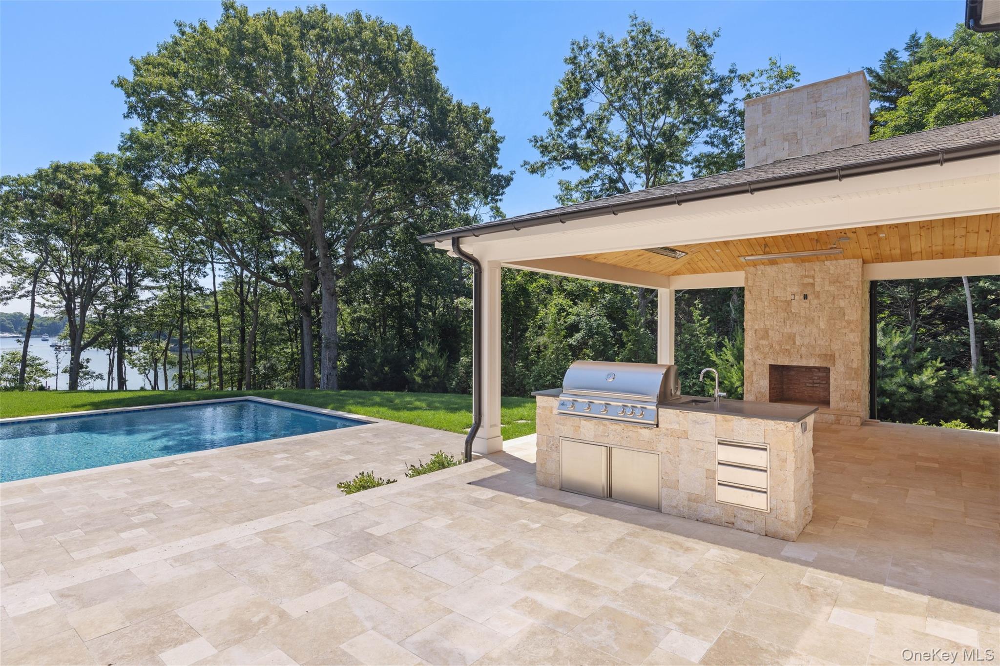 1775 Point Pleasant Road Mattituck, NY 11952 - Photo 15 of 49