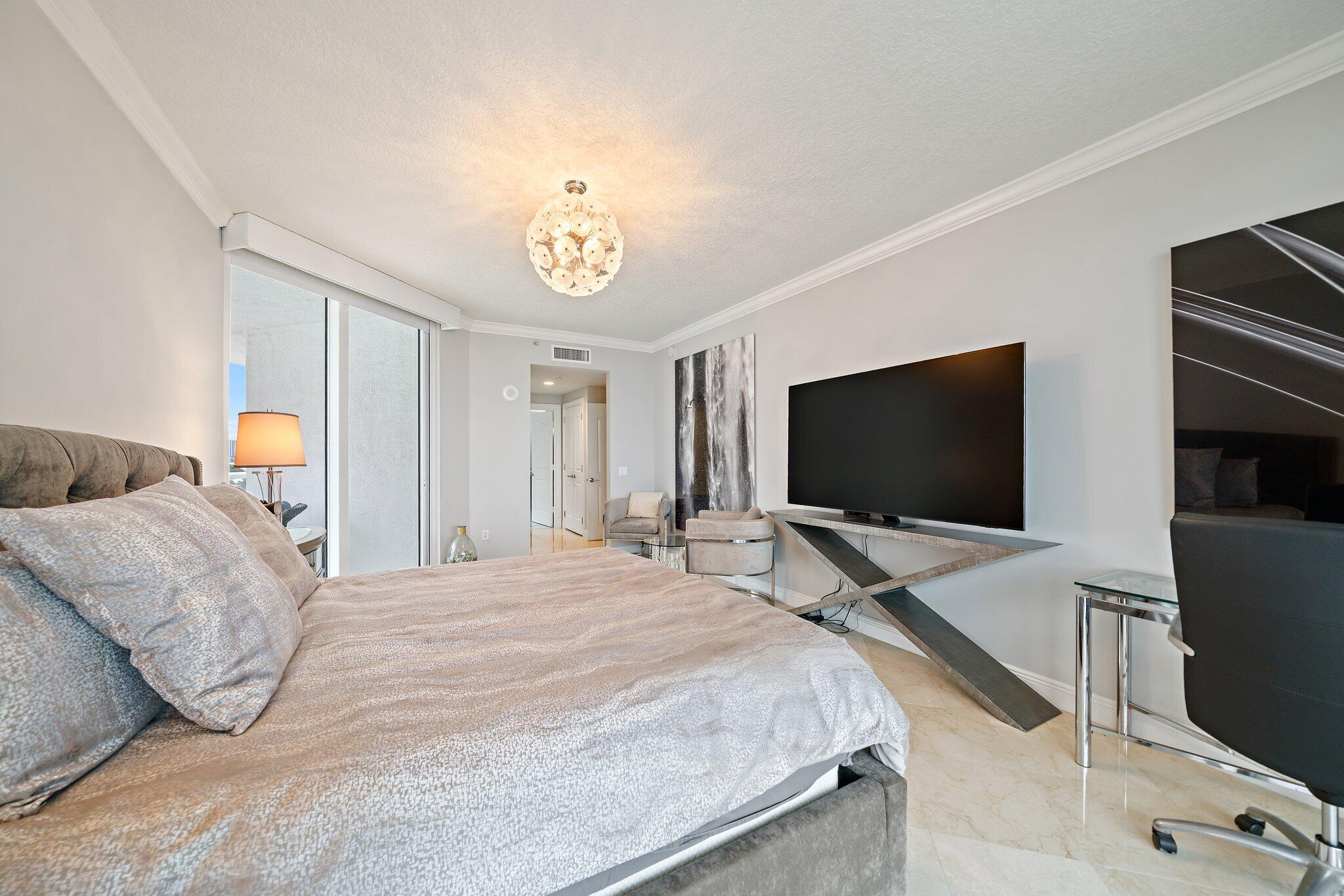 4600 North Ocean Drive, Unit 703 Singer Island, FL 33404 - Photo 18 of 65 078-4600NOceanDr-703-SingerIsland-SMALL