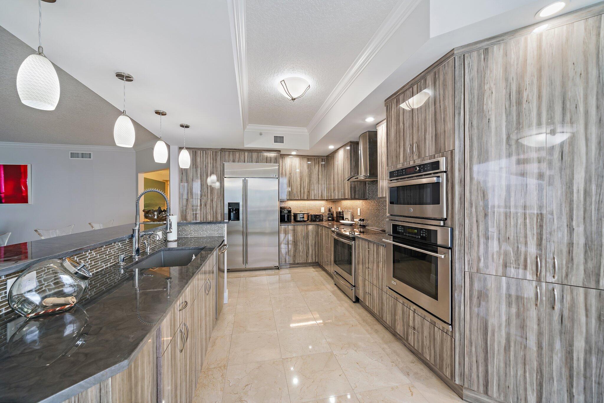 4600 North Ocean Drive, Unit 703 Singer Island, FL 33404 - Photo 8 of 65 046-4600NOceanDr-703-SingerIsland-SMALL