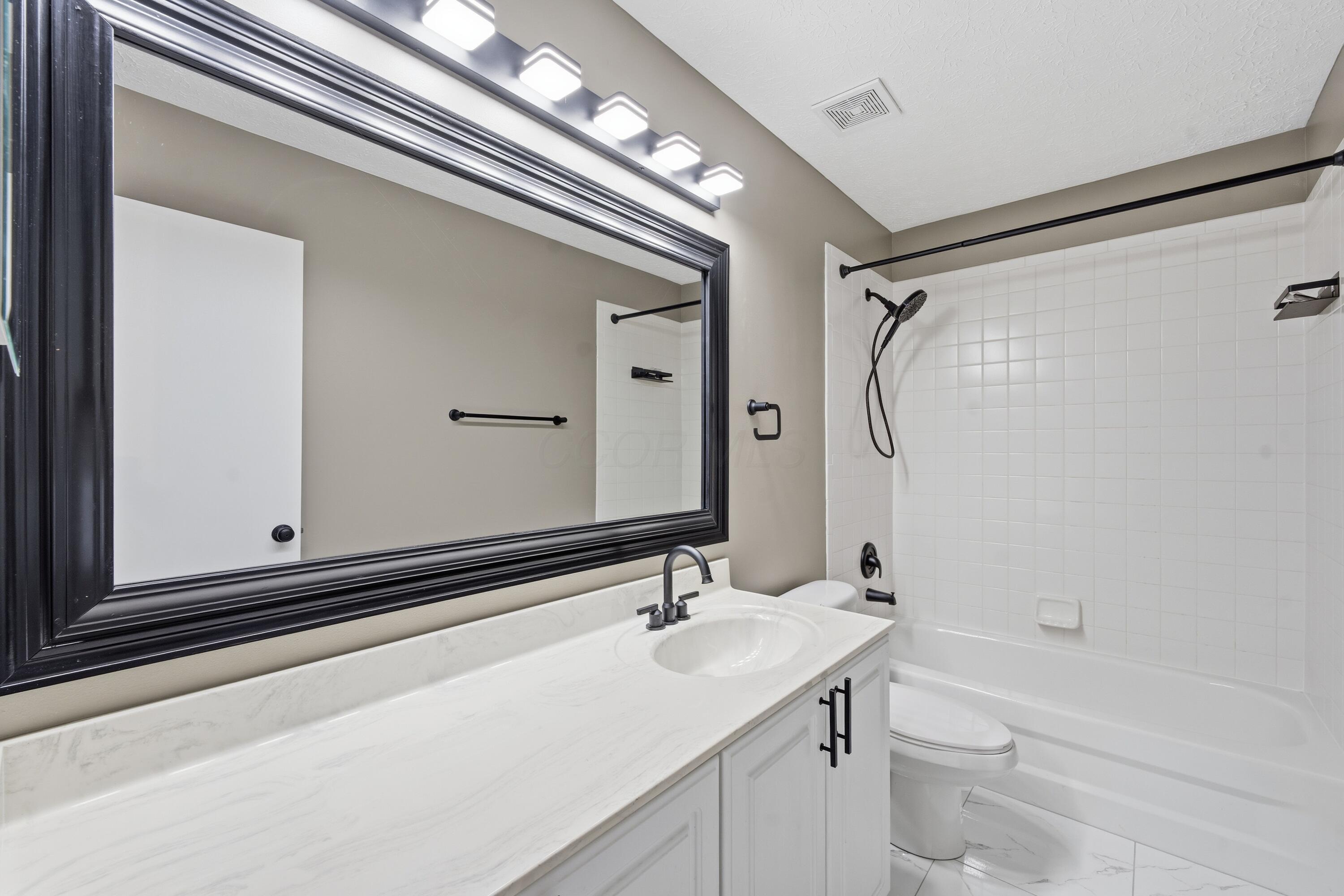 5332 Sutter Home Road Hilliard, OH 43026 - Photo 26 of 49 Bathroom6